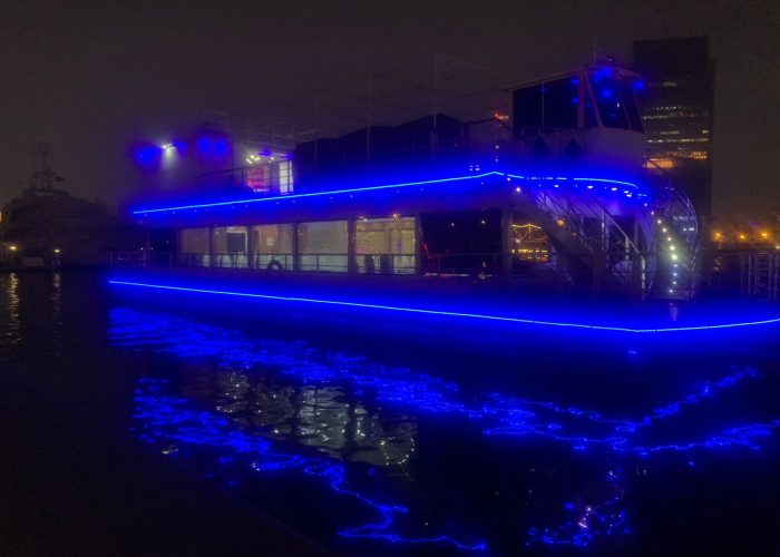 sindbad flooting restaurant