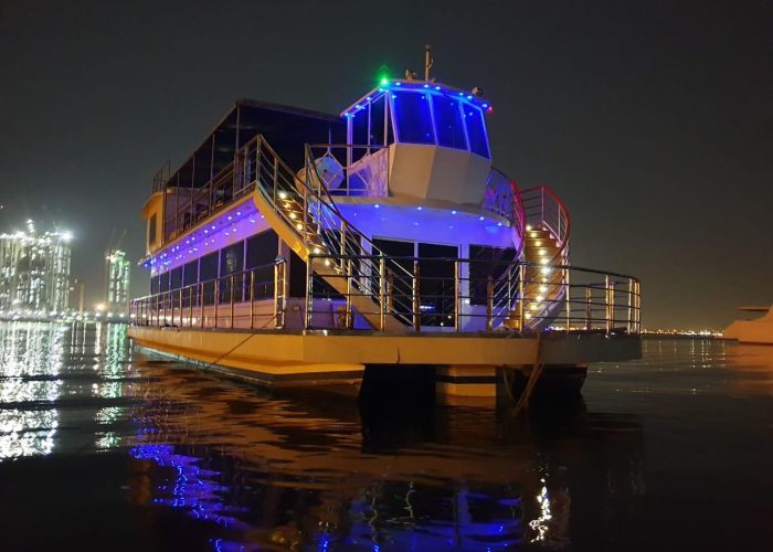 sindbad flooting restaurant