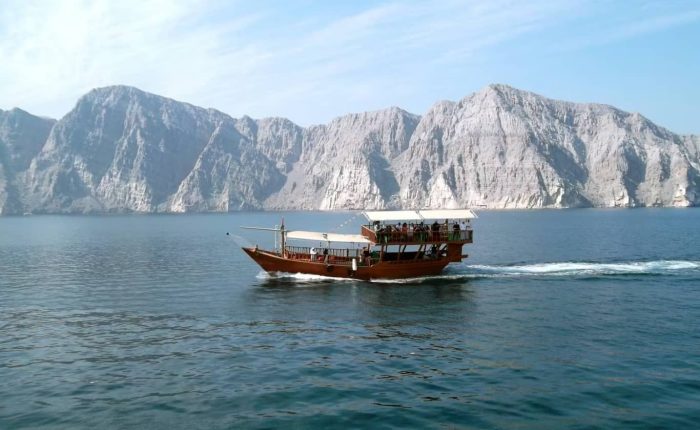 Musandam Dibba Tour dhow cruise in crystal clear waters